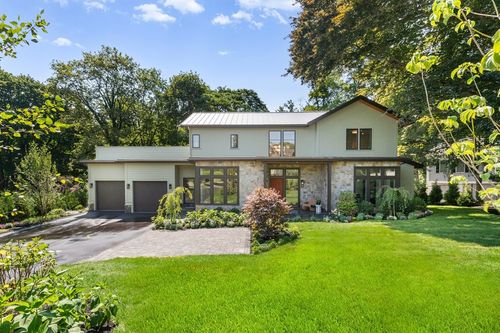 4 Percy Rd, Lexington, MA, 02421-5618 | Card Image