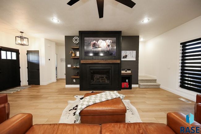 409 N Piper Dr, House other with 6 bedrooms, 3 bathrooms and null parking in Sioux Falls SD | Image 6