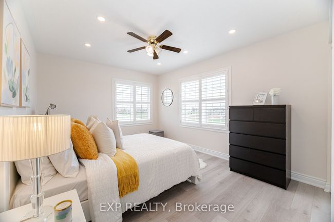 810 Cousens Terr, House other with 5 bedrooms, 3 bathrooms and 2 parking in Milton ON | Image 39