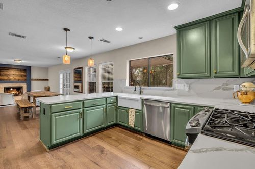 11 Snapdragon Ct, Spring, TX, 77381-2810 | Card Image