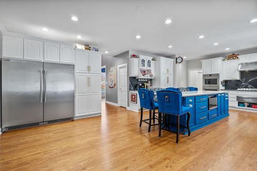 19427 S Hunter Trl, Mokena, IL, 60448-8843 | Card Image