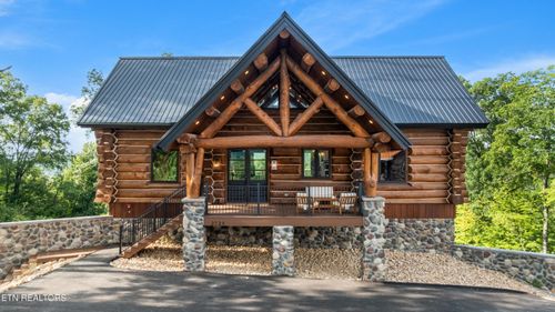 2725 Red Sky Dr, Sevierville, TN, 37862-7890 | Card Image