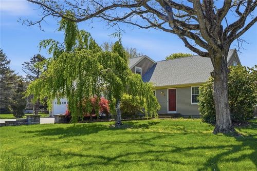 26 Ridgeside Ln, Tiverton, RI, 02878-3827 | Card Image