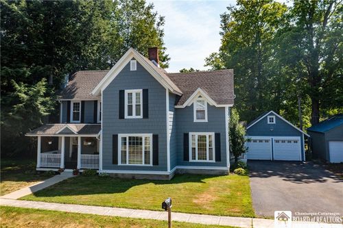 33 Pennsylvania Ave, Lakewood, NY, 14750-1247 | Card Image
