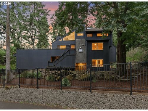 14110 Se Fairoaks Way, Milwaukie, OR, 97267-1075 | Card Image