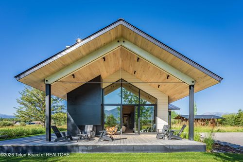 2075 S Park Ranch Rd, Jackson, WY, 83001-9438 | Card Image