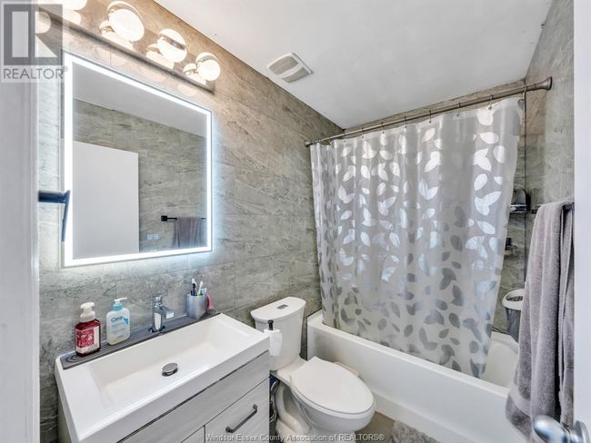 10670 Lambeth Rd, House other with 3 bedrooms, 2 bathrooms and null parking in Windsor ON | Image 29
