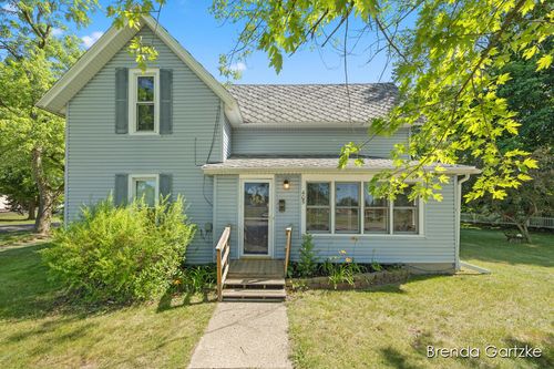 405 Emory St, Howard City, MI, 49329-8725 | Card Image