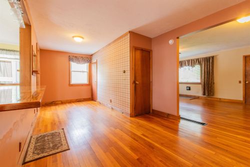 60 Robinson Rd, Hudson, NH, 03051-3111 | Card Image