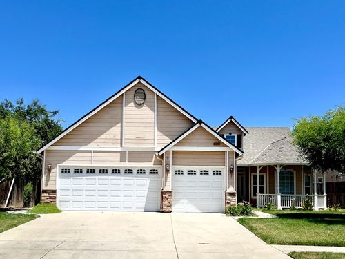 2570 Trapper Springs Ave, Tulare, CA, 93274-6259 | Card Image