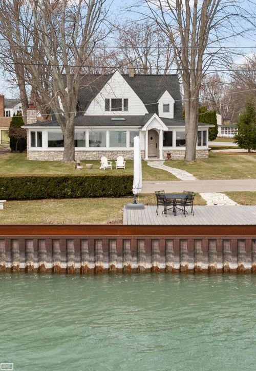 206 Edgewater Dr, Algonac, MI, 48001-1840 | Card Image