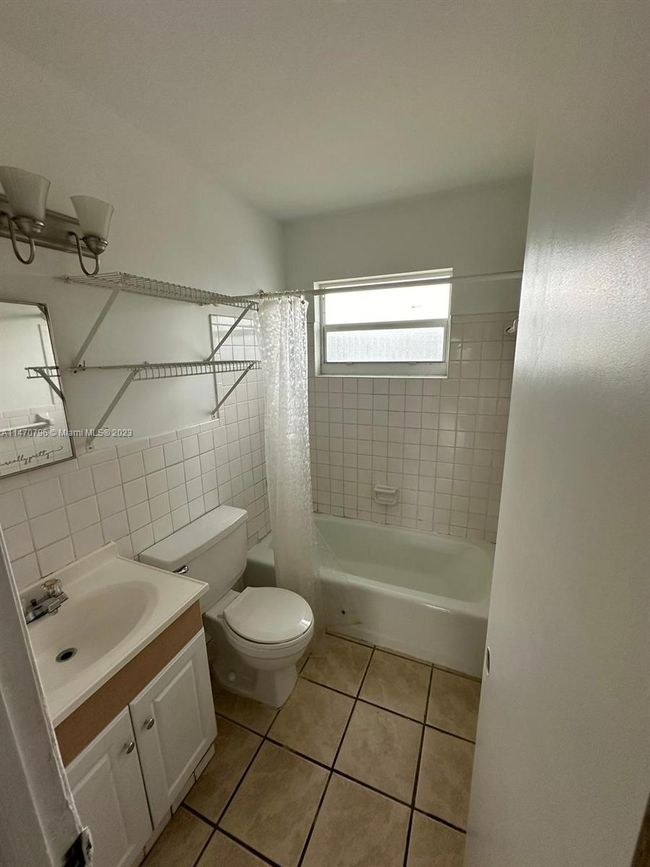 4207 - 4207 S Olive Ave, Home with 1 bedrooms, 1 bathrooms and null parking in West Palm Beach FL | Image 4