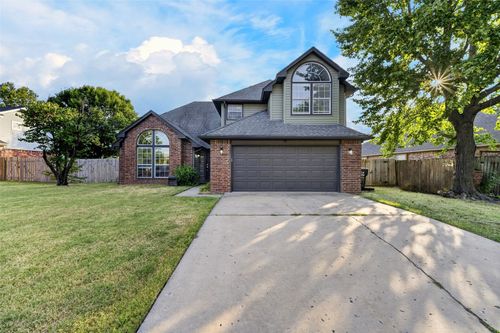 7906 131st East Ave, Owasso, OK, 74055-7114 | Card Image