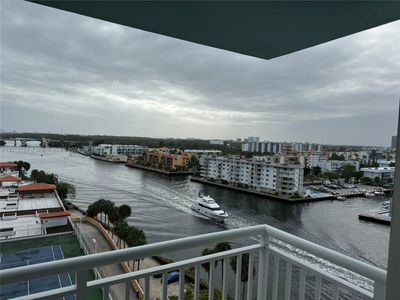 1105 - 301 174th St, Condo with 1 bedrooms, 1 bathrooms and null parking in Sunny Isles Beach FL | Image 2