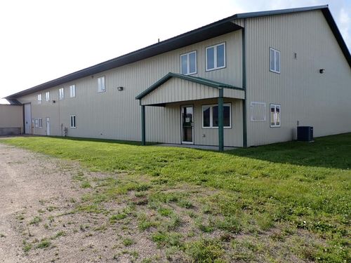 940 6th Ave Ne, Milaca, MN, 56353-3728 | Card Image