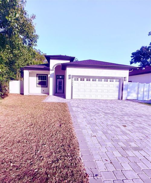 8511 N Newport Ave, TAMPA, FL, 33604-1241 | Card Image