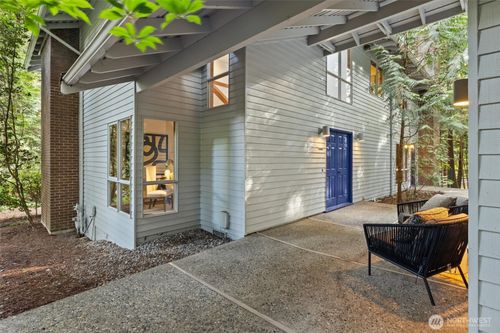 13619 Ne 28th St, Bellevue, WA, 98005-1860 | Card Image