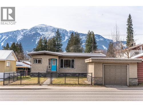 819 Victoria Rd W, Revelstoke, BC, V0E2S0 | Card Image