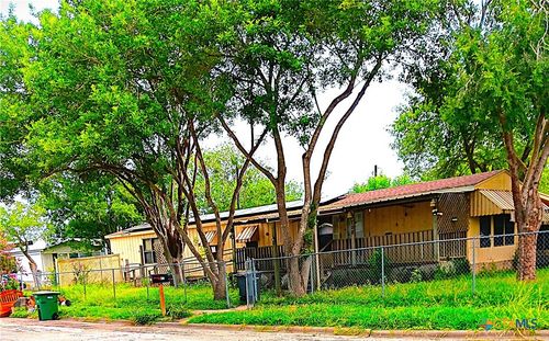 208 Antelope Cir, Victoria, TX, 77904-2061 | Card Image