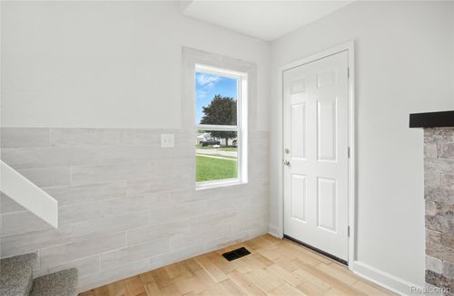 19832 Stafford St, Clinton Twp, MI, 48035-4058 | Card Image