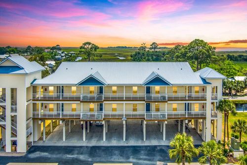 107-54 Se 910th Ave, Suwannee, FL, 32692 | Card Image