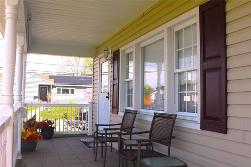 104 Riviera Pkwy, Lindenhurst, NY, 11757-6115 | Card Image