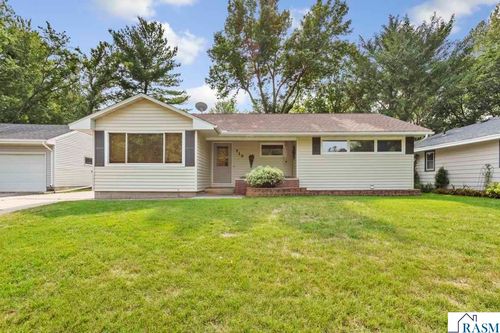 710 Upper Johnson Cir, Saint Peter, MN, 56082-1144 | Card Image