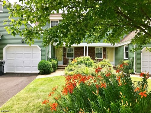 21 Pilgrim Ct, Morristown, NJ, 07960-5737 | Card Image