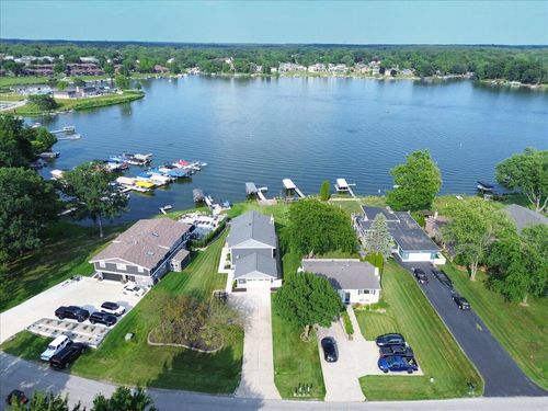 3496 W Lakeshore Dr, Crown Point, IN, 46307-8926 | Card Image