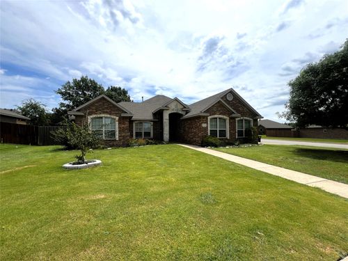 710 Wolf Creek Dr, Cleburne, TX, 76033-4659 | Card Image