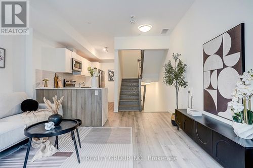 27-3079 Pharmacy Ave, Toronto, ON, M1T | Card Image