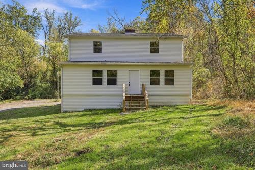132 Riverview Dr, FALLING WATERS, WV, 25419-3726 | Card Image