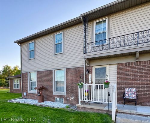 28382 Brookfield Ct, Brownstown Twp, MI, 48183-5005 | Card Image