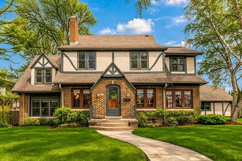 5000 N Larkin Street Street, Whitefish Bay, WI, 53217 | Card Image