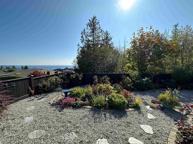 6251 Oracle Rd, House other with 3 bedrooms, 2 bathrooms and null parking in Sechelt BC | Image 30