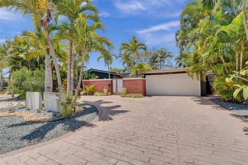 2213 Ne 17th Ave, Wilton Manors, FL, 33305-2409 | Card Image