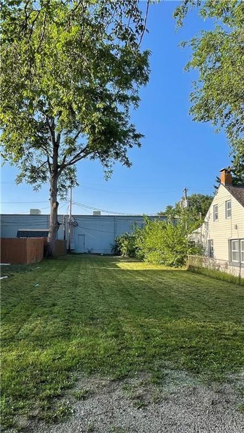 208 W 81st St, Kansas City, MO, 64114-2329 | Card Image