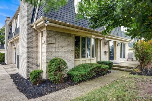 11 Cambridge Sq, Amherst, NY, 14221-4823 | Card Image