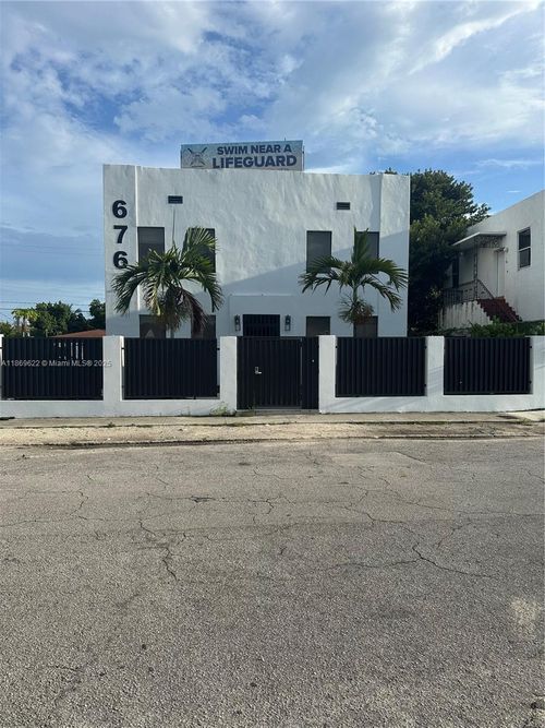 676 Nw 47th St, Miami, FL, 33127-2355 | Card Image