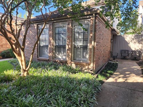 17042 Knots Lndg, Addison, TX, 75001-5029 | Card Image