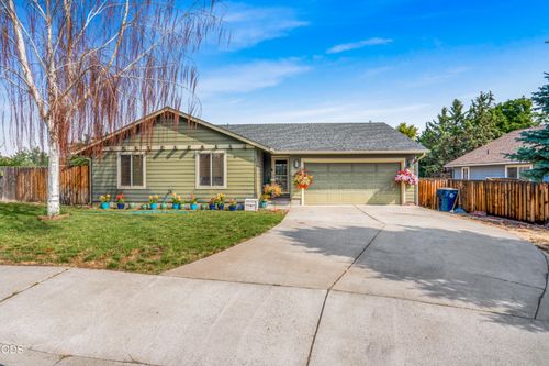 2227 Sw Newberry Court, Redmond, OR, 97756 | Card Image