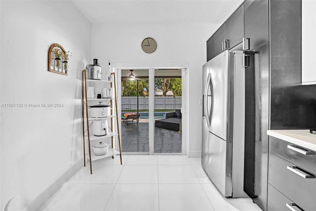 3990 Hyde Park Cir, House other with 3 bedrooms, 2 bathrooms and null parking in Hollywood FL | Image 8