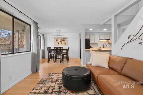 apt-96-3651 S Gekeler Ln, Boise, ID, 83706-6457 | Card Image