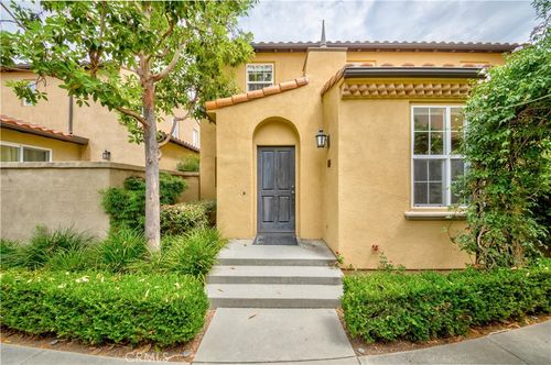 72 Chantilly, Irvine, CA, 92620-2805 | Card Image