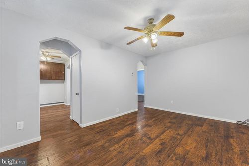 211 Georgia Ave Ne, GLEN BURNIE, MD, 21060-6832 | Card Image