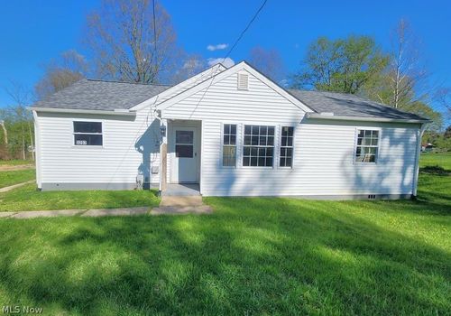 3257 Hillcrest Dr, Norton, OH, 44203-5170 | Card Image