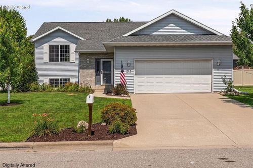 213 Kenneda St, Holmen, WI, 54636-8801 | Card Image