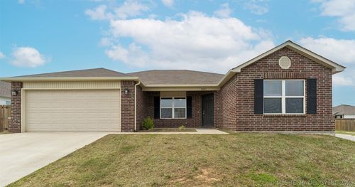 2001 S Lubbock Drive, Claremore, OK, 74019 | Card Image