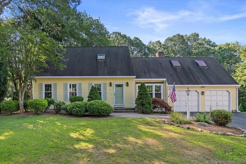 5 W Woods Dr, Clinton, CT, 06413-1853 | Card Image