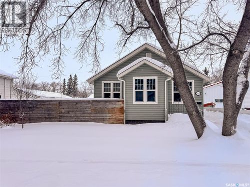 2010 10th St, Rosthern, SK, S0K3R0 | Card Image